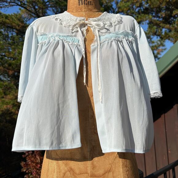 Vintage 50s Baby Blue Mini Puff Sleeve Ruffled Bed Jacket - Picture 2 of 5